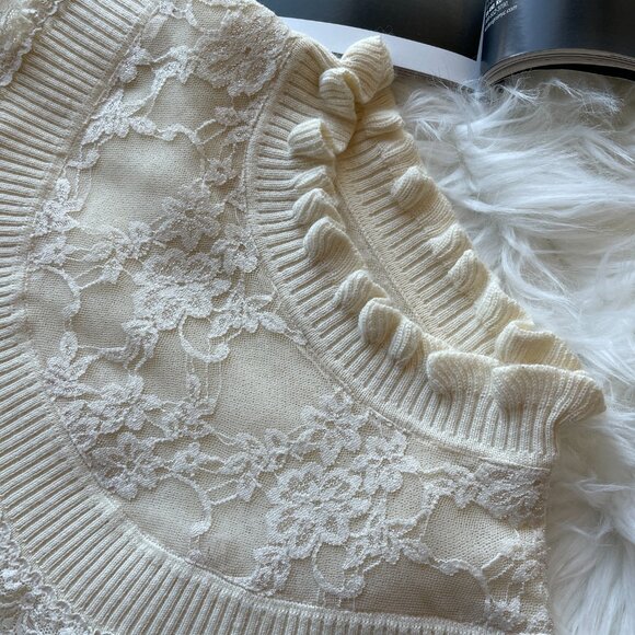 Size XS Ruffle Lace Wool White Sweater Price Firm - Picture 4 of 6